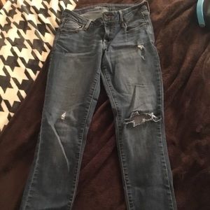 Knee-hole Jeans